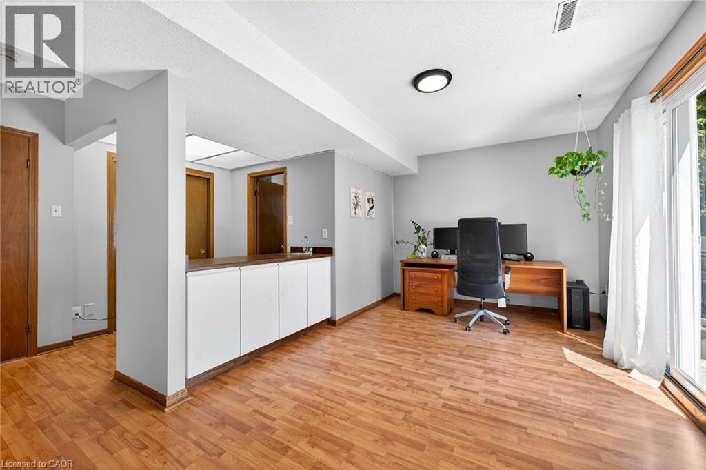 22 VANCE Crescent - 35