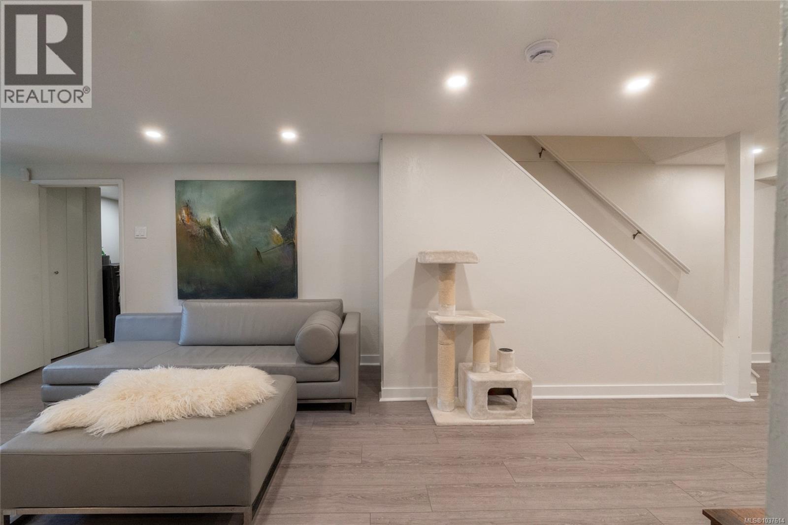  2741 Dufferin Avenue, Oak Bay
