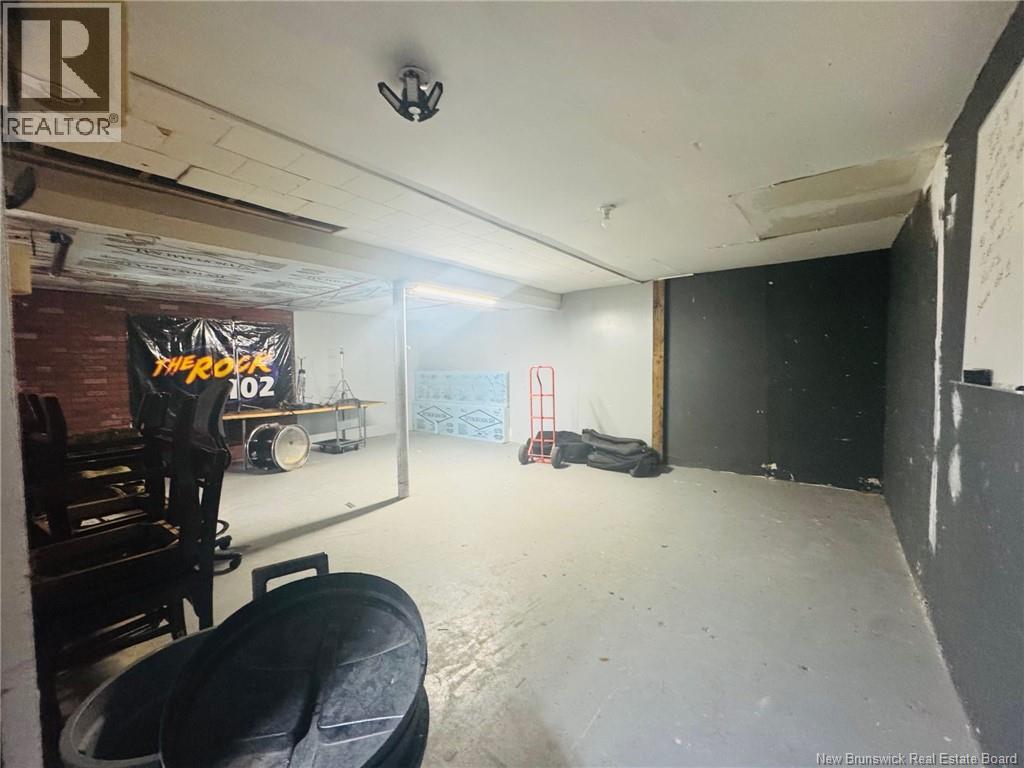 345 Victoria Street - 21