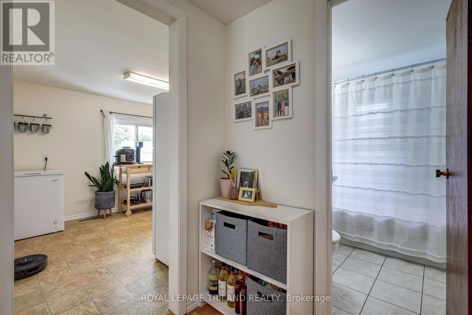 249 VICTORIA STREET - 22