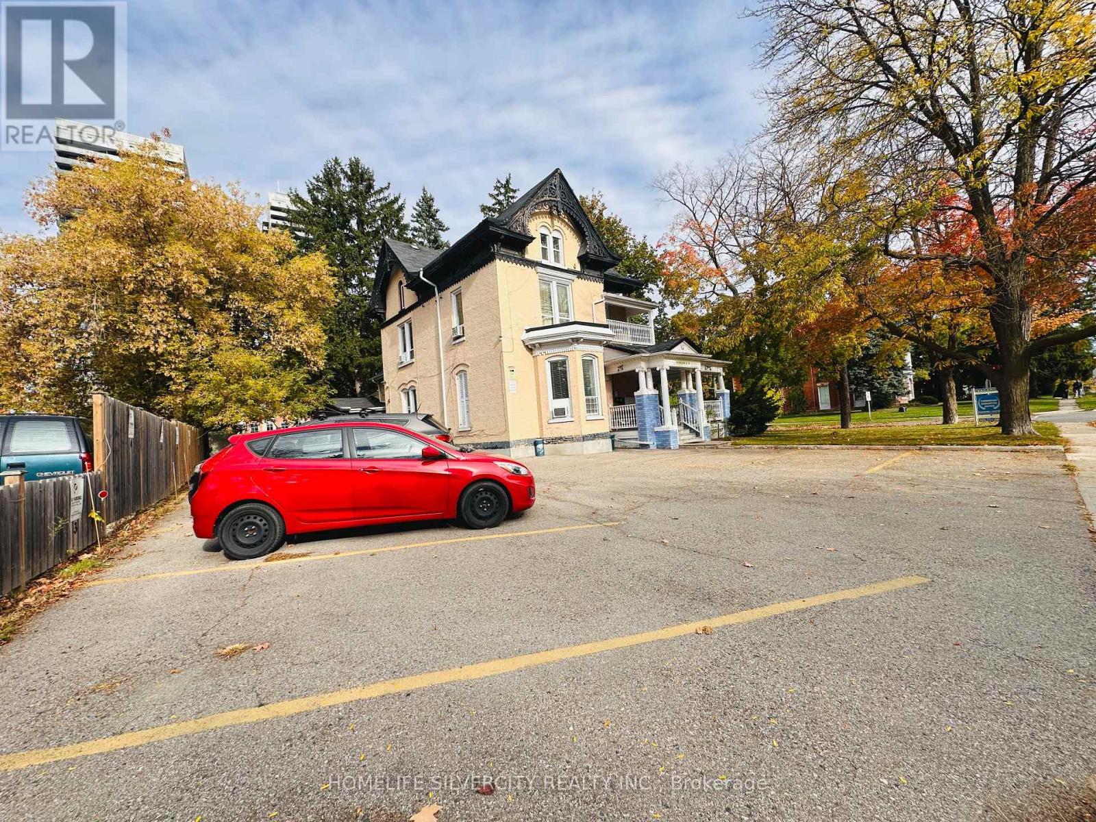 4 - 50 NELSON STREET W