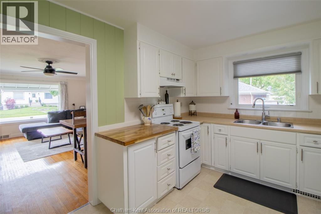 135 Alexandra AVENUE - 10