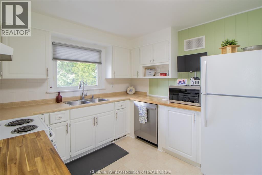 135 Alexandra AVENUE - 13