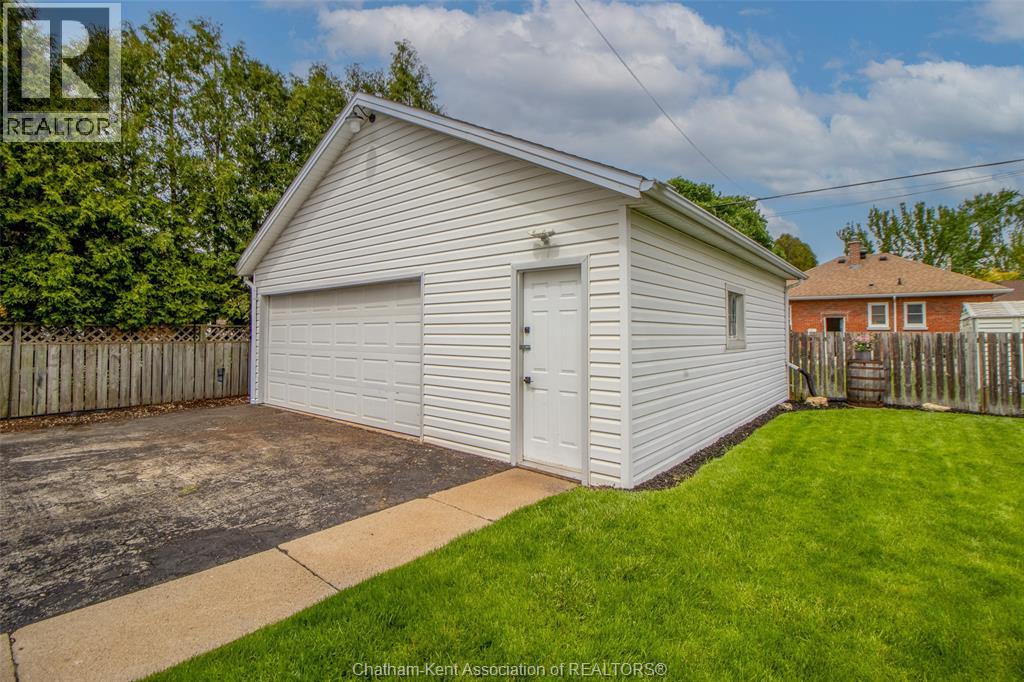 135 Alexandra AVENUE - 23