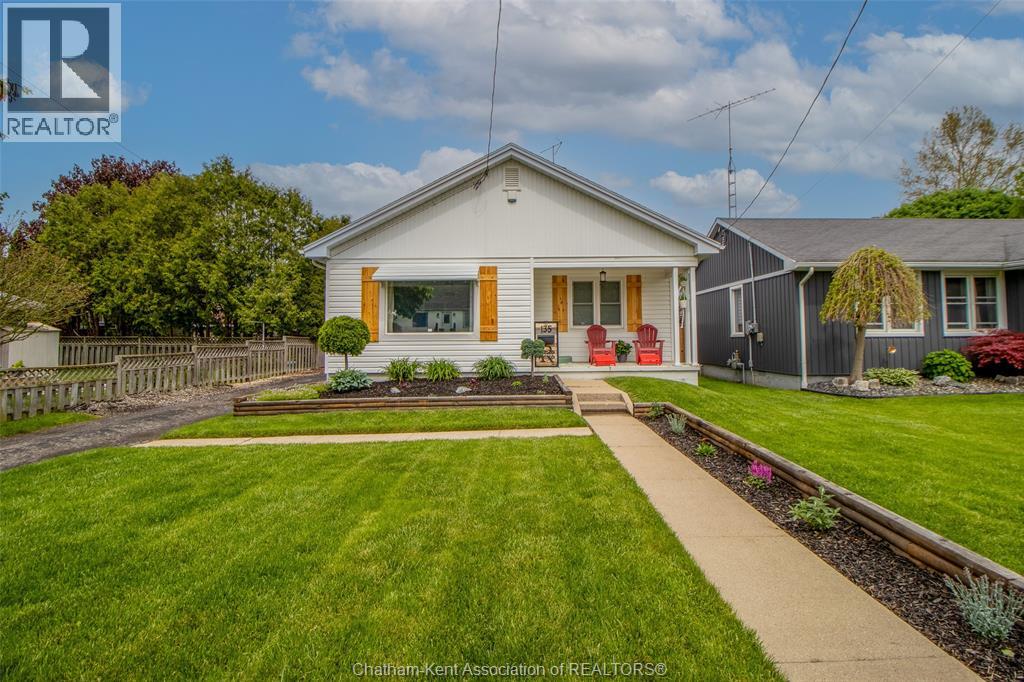 135 Alexandra AVENUE - 3