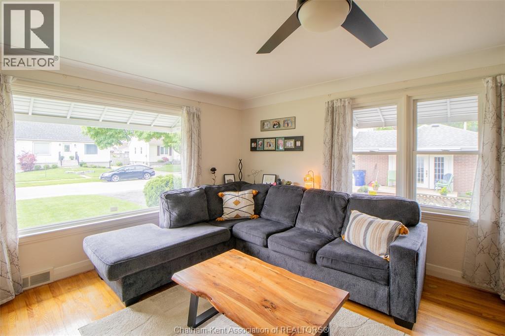 135 Alexandra AVENUE - 6