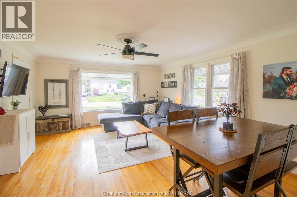 135 Alexandra AVENUE - 8