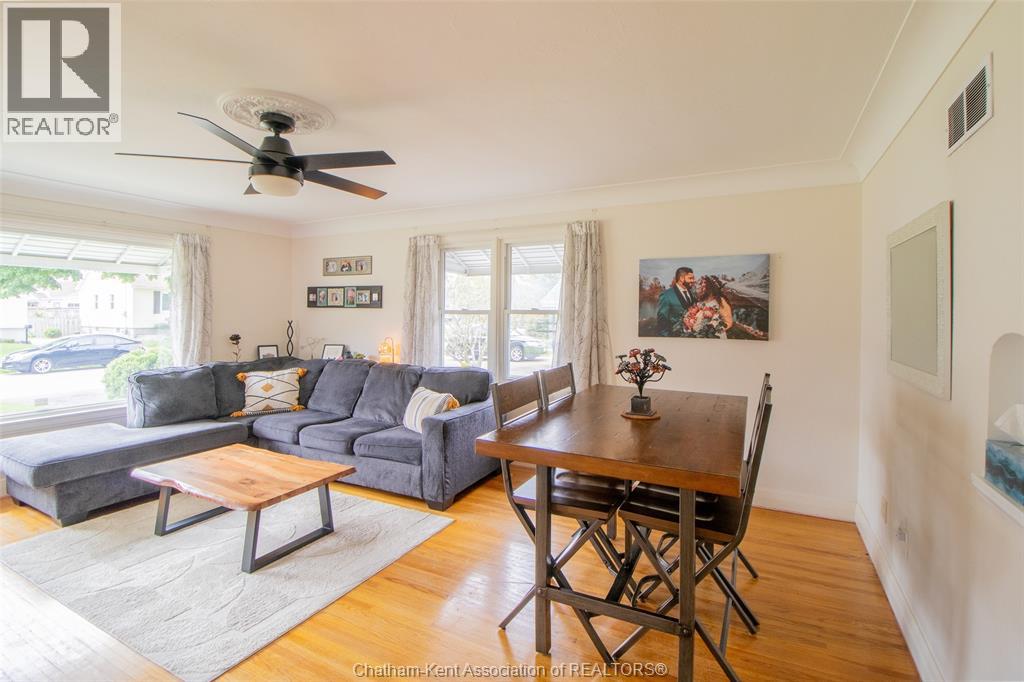 135 Alexandra AVENUE - 9