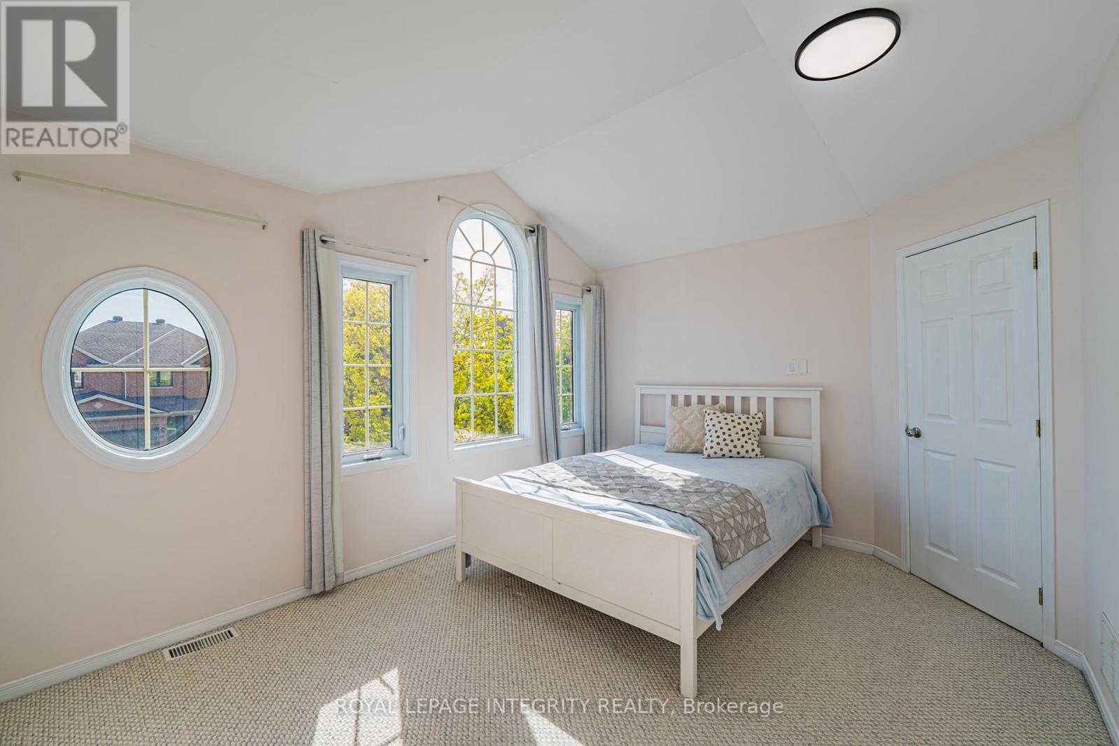 102 WHITESTONE DRIVE - 29