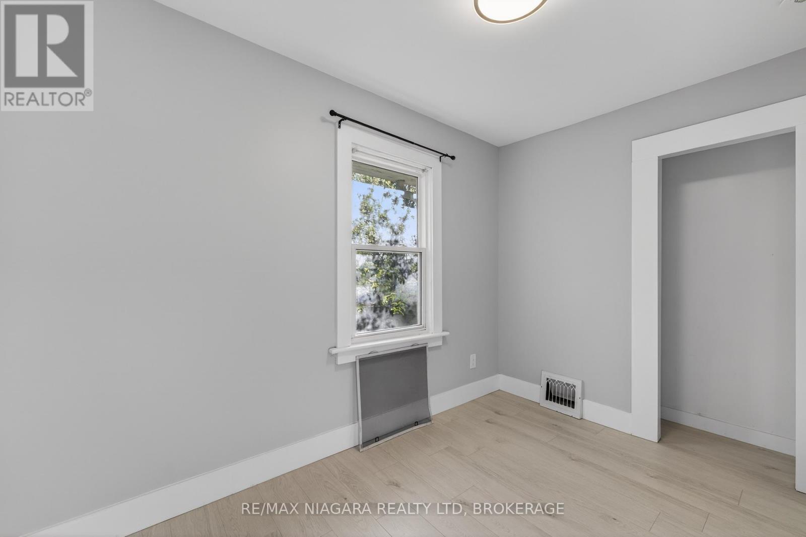 173 LAKE STREET - 33