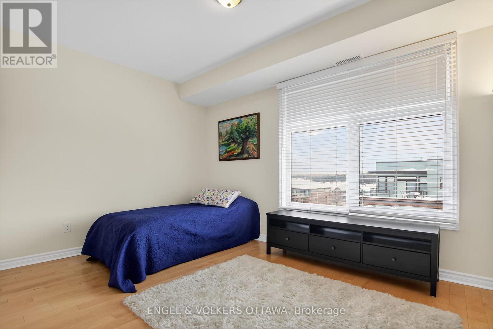 #401 399 BAYROSE DRIVE W - 17