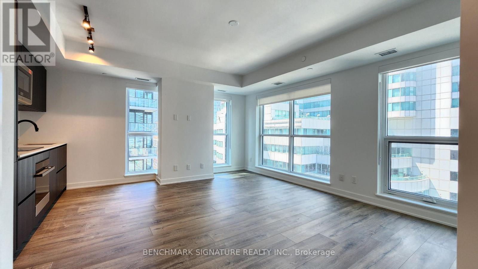 #1506 327 KING STREET W - 10