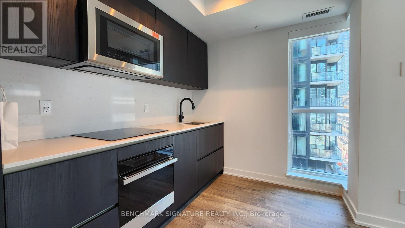 #1506 327 KING STREET W - 11