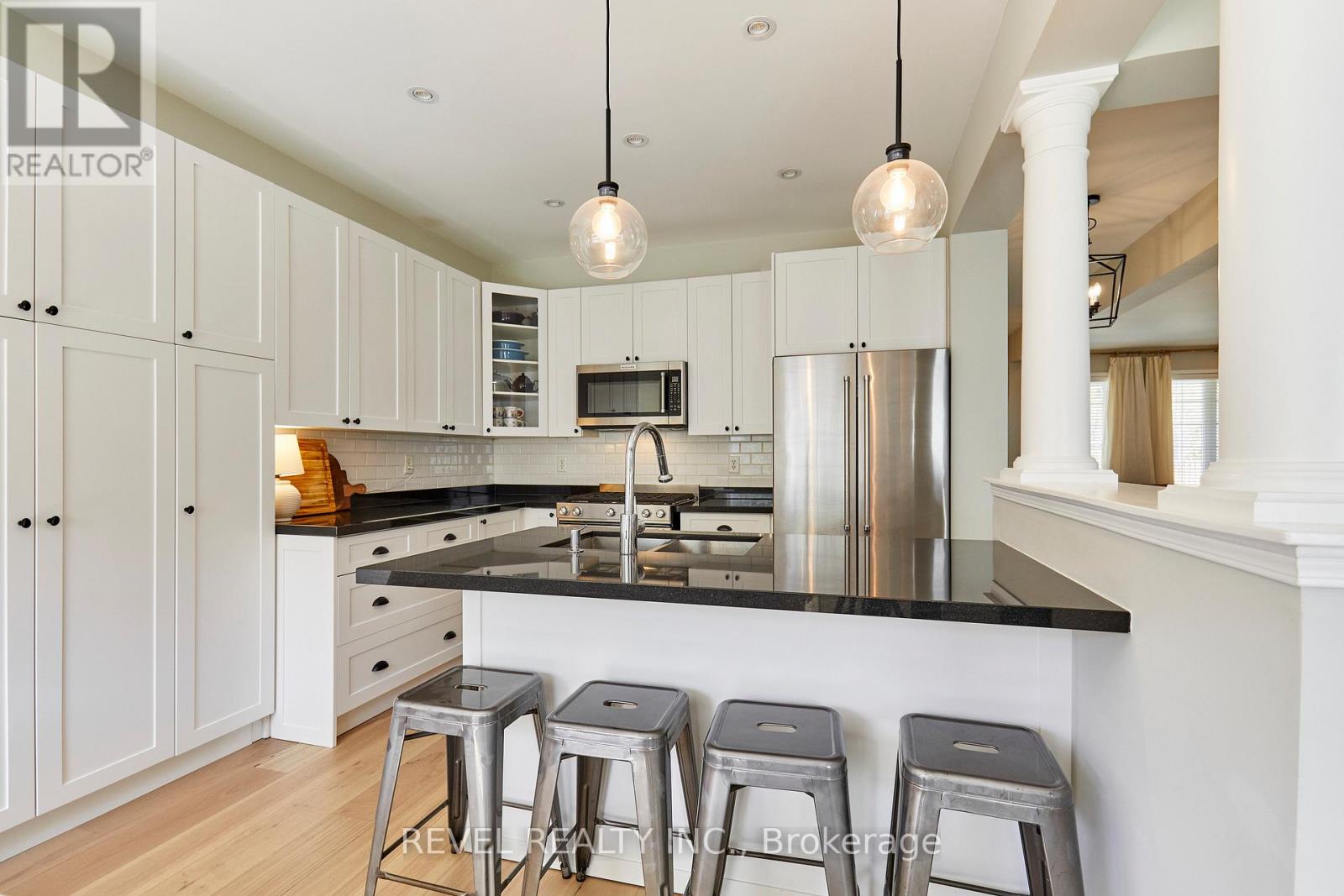 21 PARISH AVENUE - 13