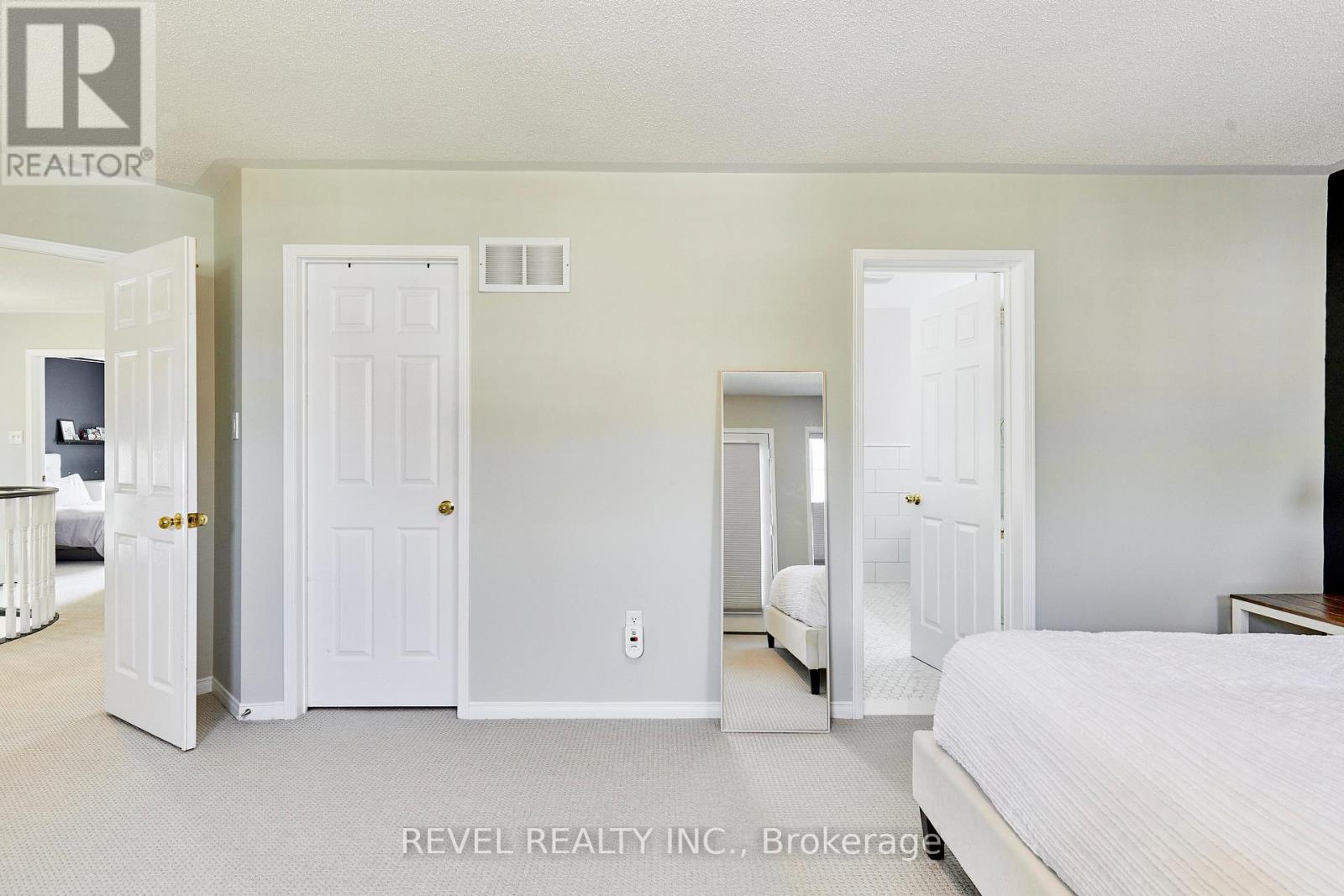 21 PARISH AVENUE - 16