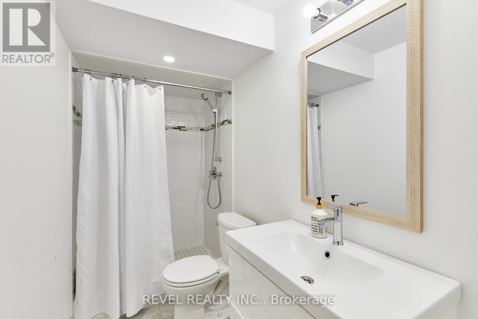 21 PARISH AVENUE - 28