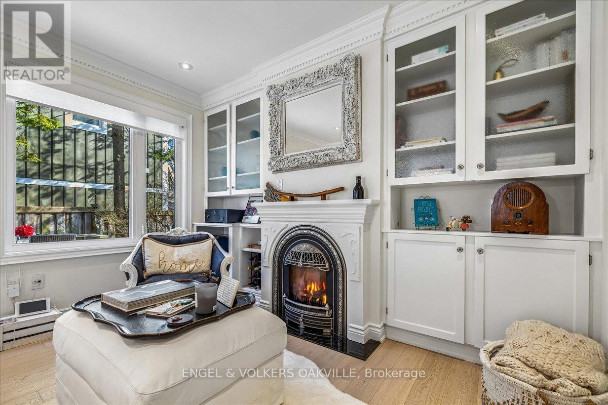 38 JOHN STREET S - 10