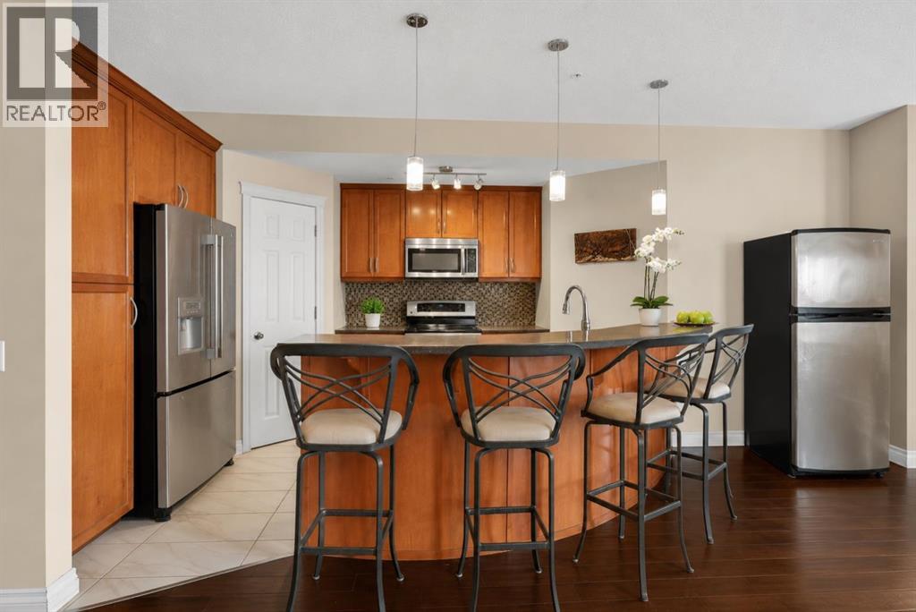 #7305 14 Hemlock Crescent SW - 8