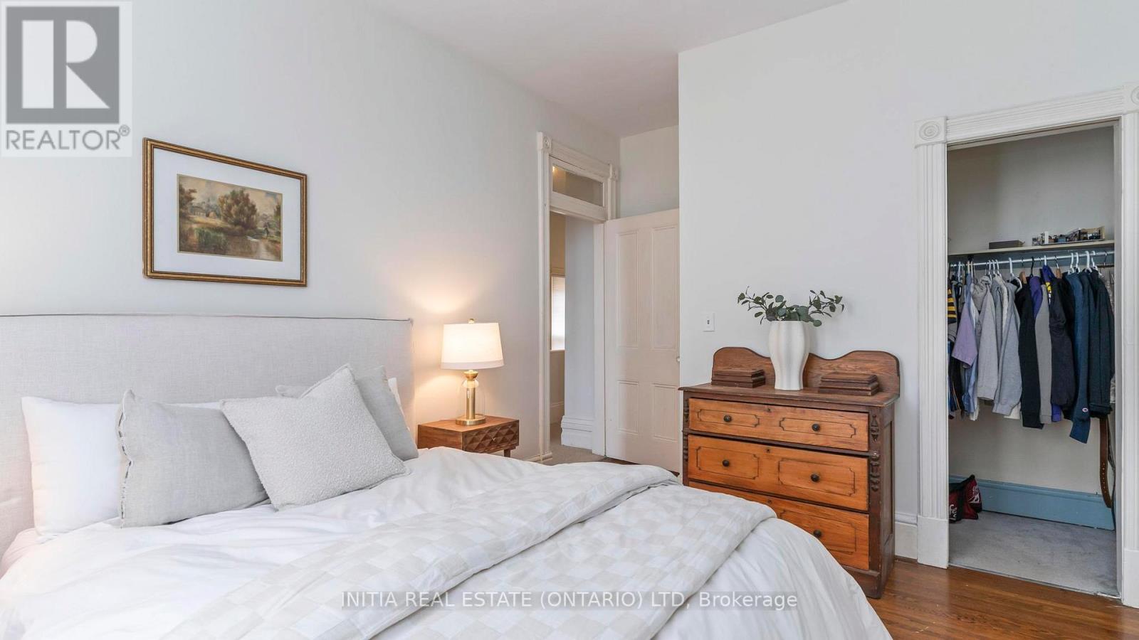 31 CARTWRIGHT STREET - 32