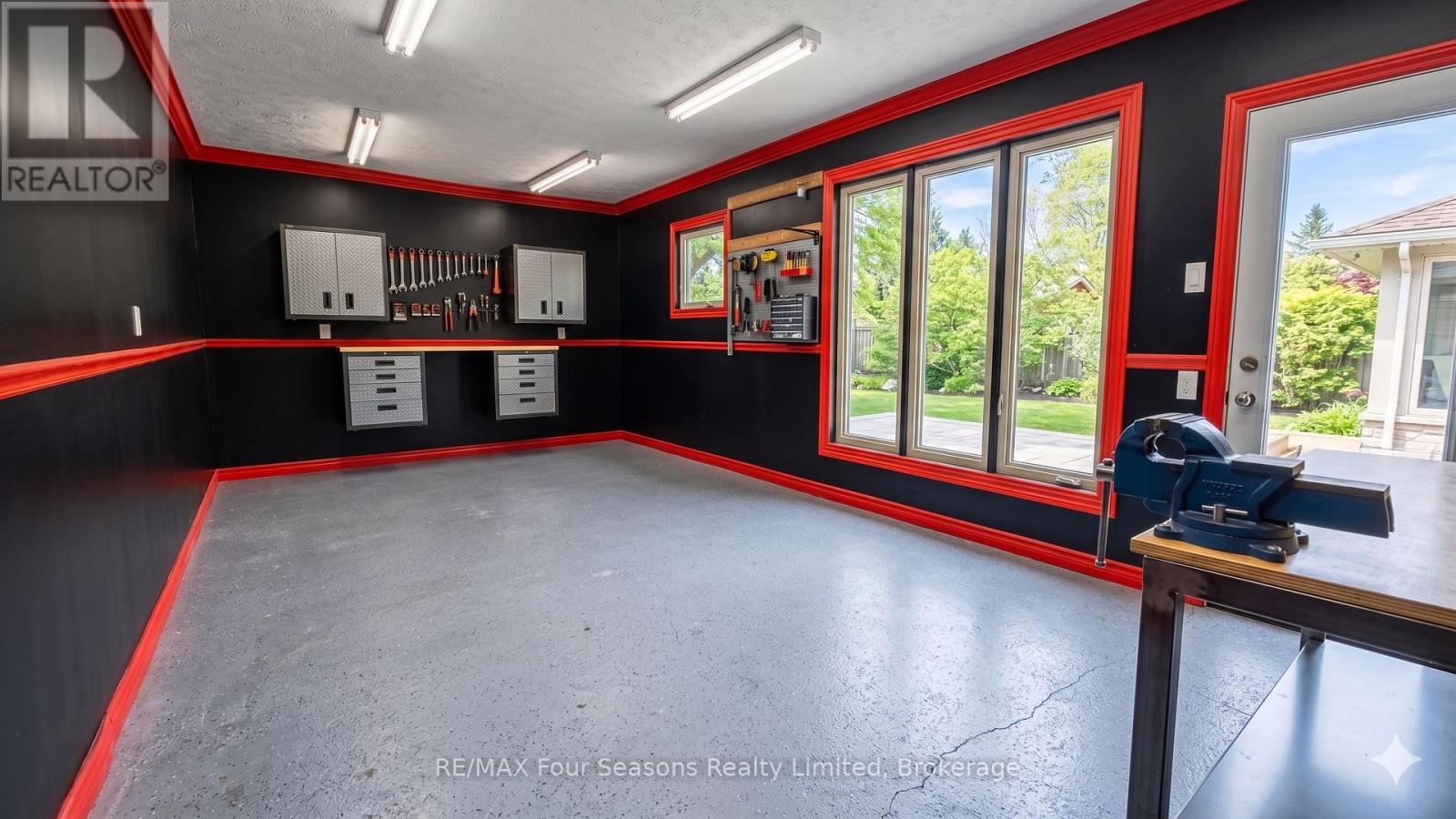 599 THEDE DRIVE - Image 2