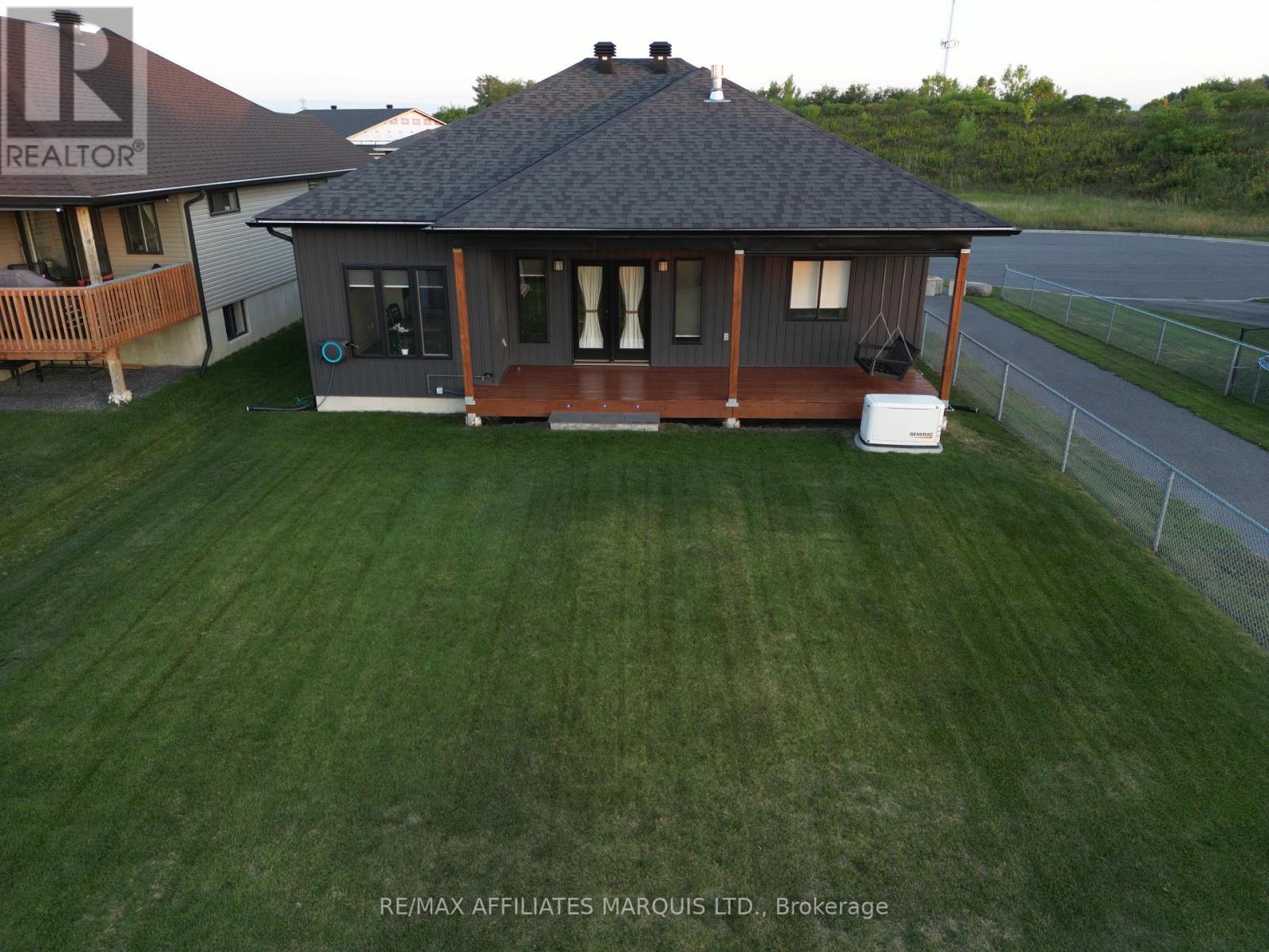 109 BELLWOOD DRIVE - 37