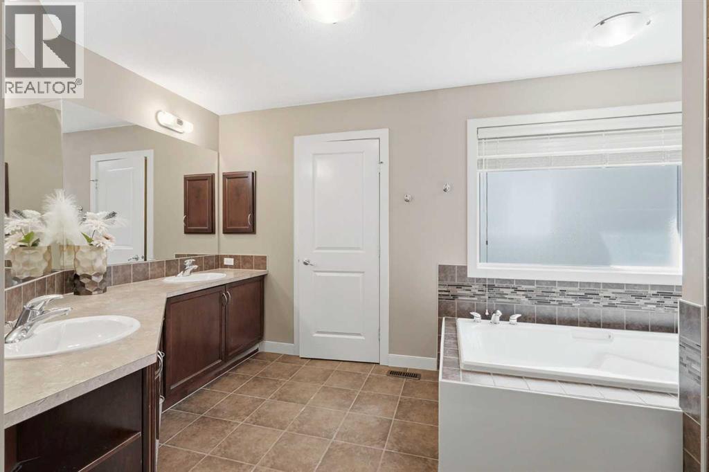 150 Ravenscroft Green SE - 19