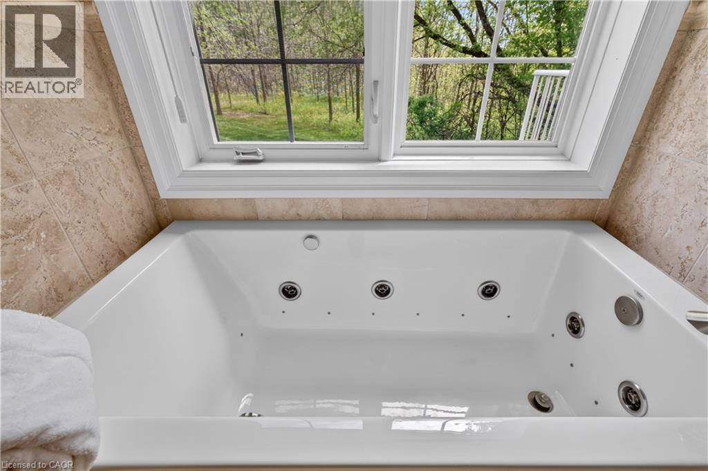 3 SIMS ESTATE Place Unit# 11, Kitchener, Ontario, N2A0A5 — Photo 23