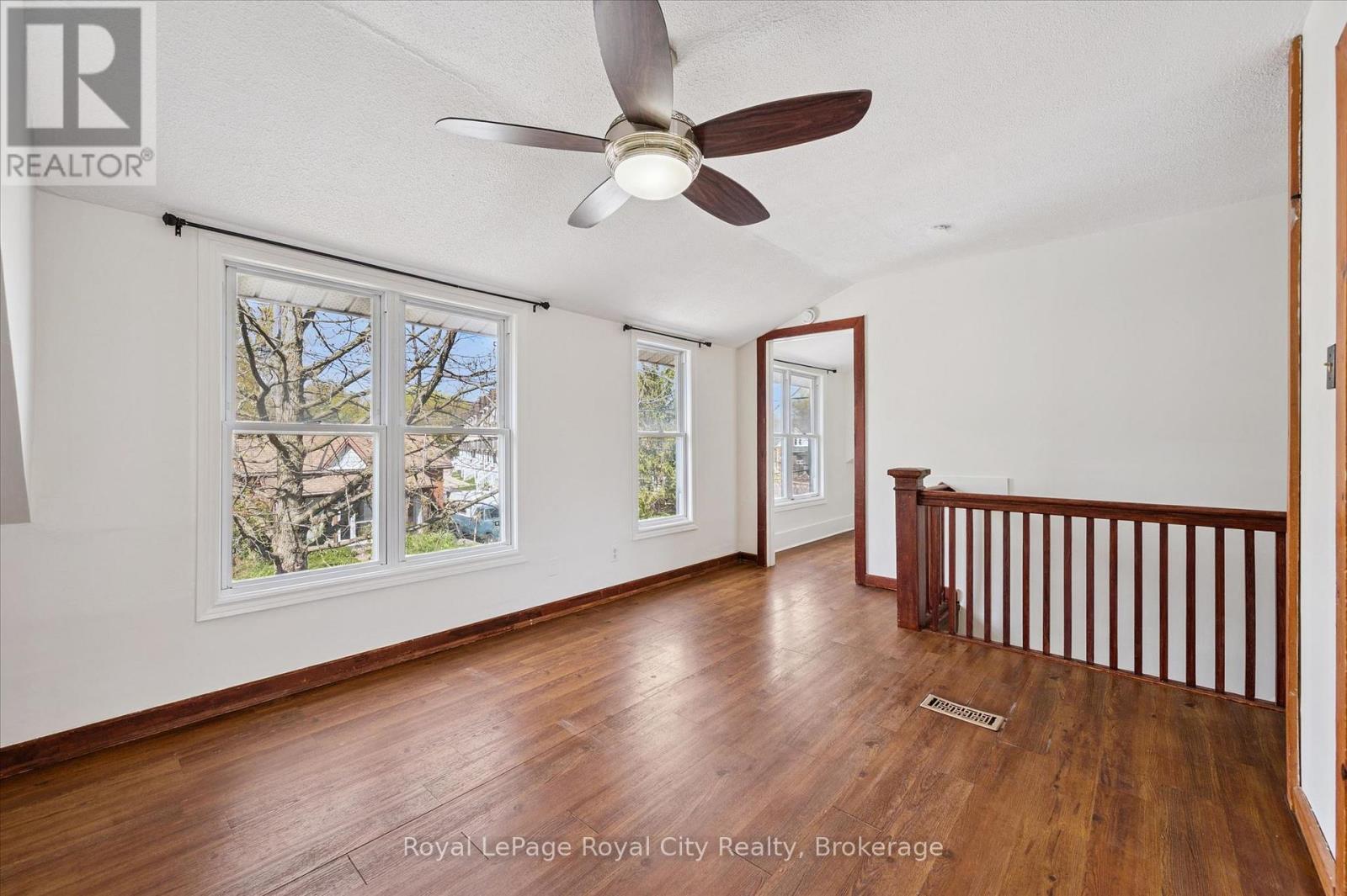 199 NEEVE STREET - 11