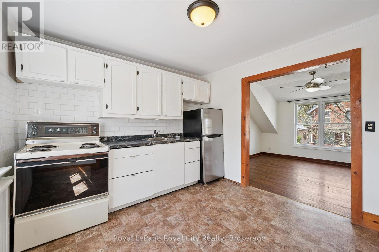 199 NEEVE STREET - 13