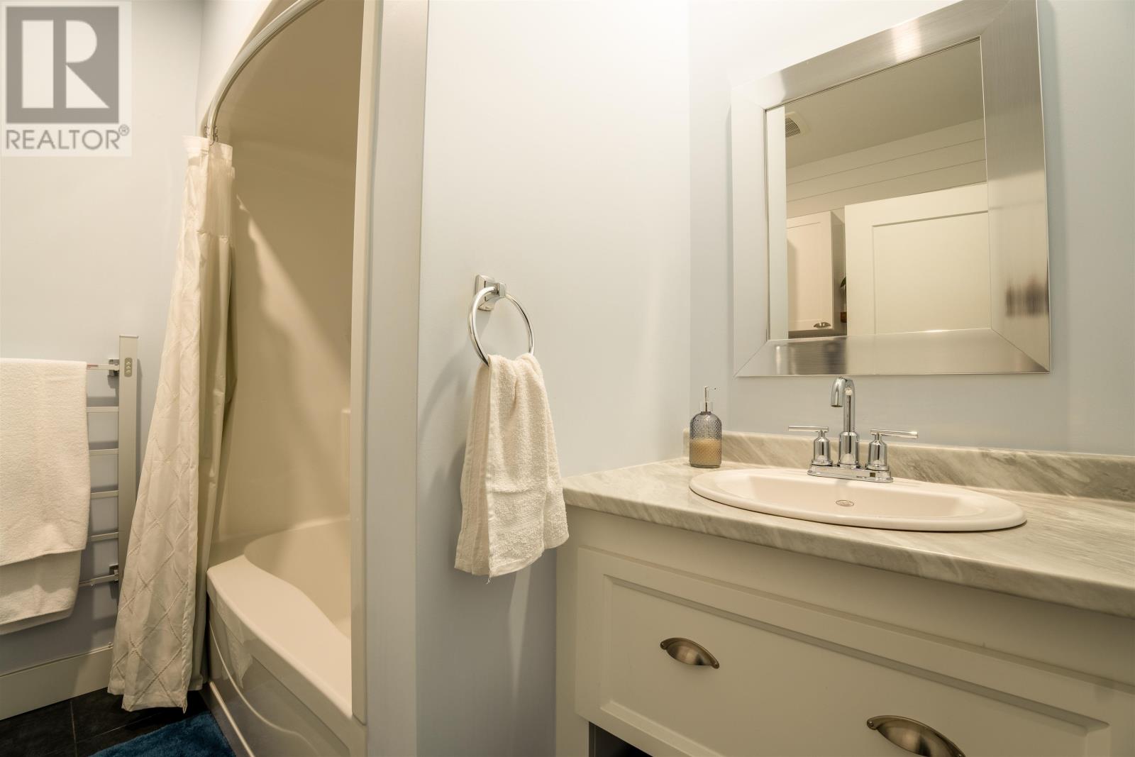 84 HARRISON Lane - 32