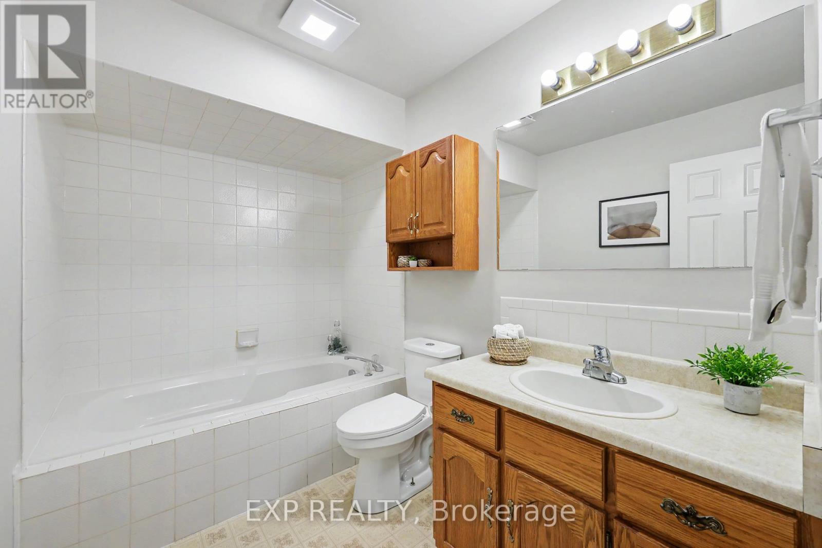 #47 38 ELORA DRIVE - 19