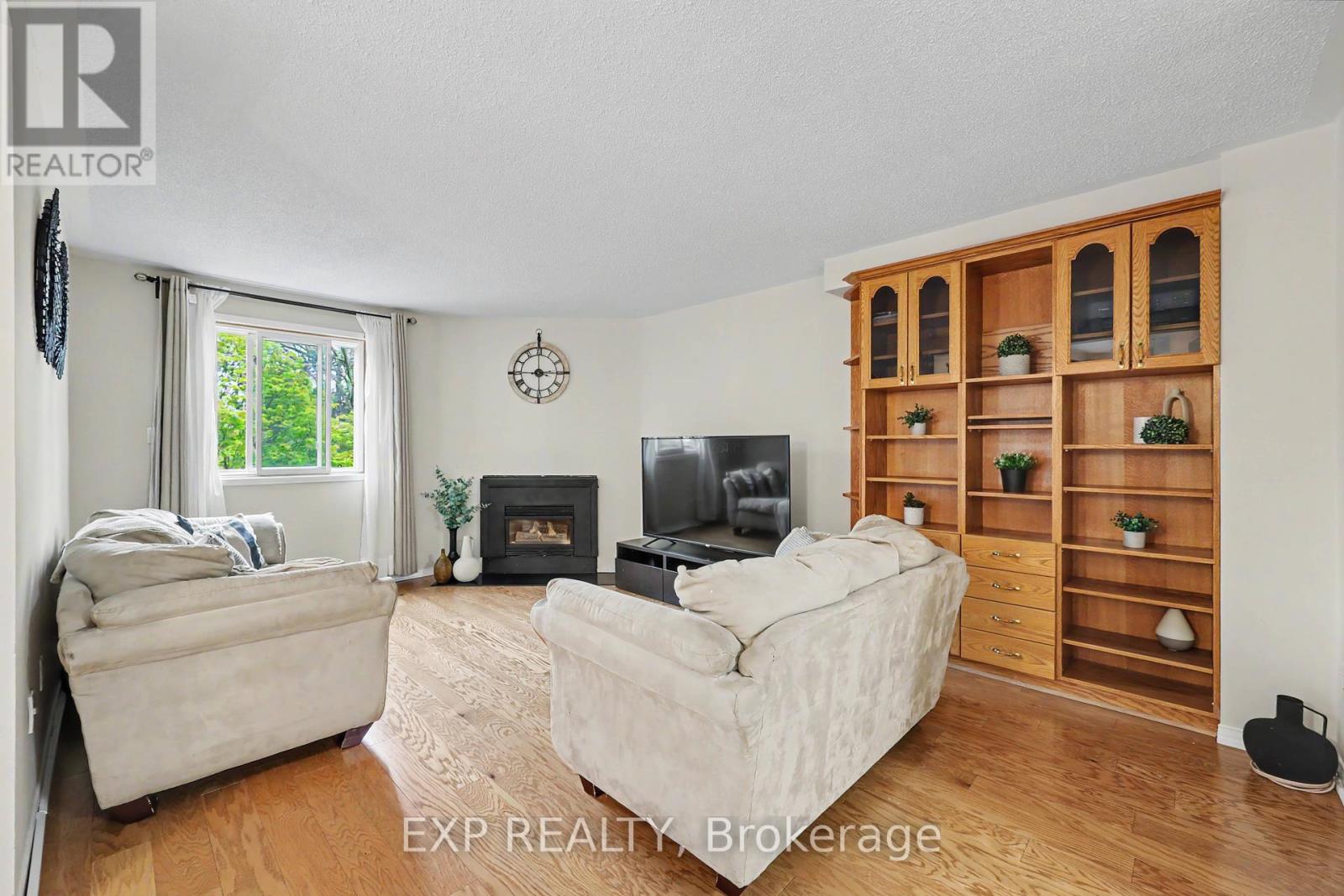 #47 38 ELORA DRIVE - 11