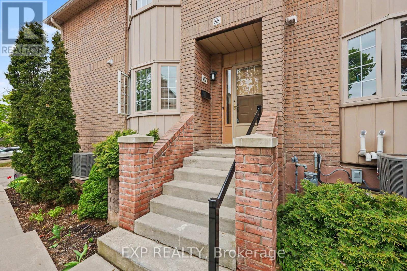 #47 38 ELORA DRIVE - 24