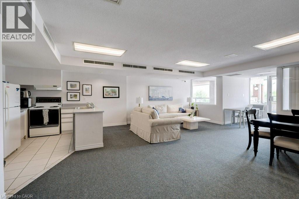 #214 100 BRONTE Road - 28