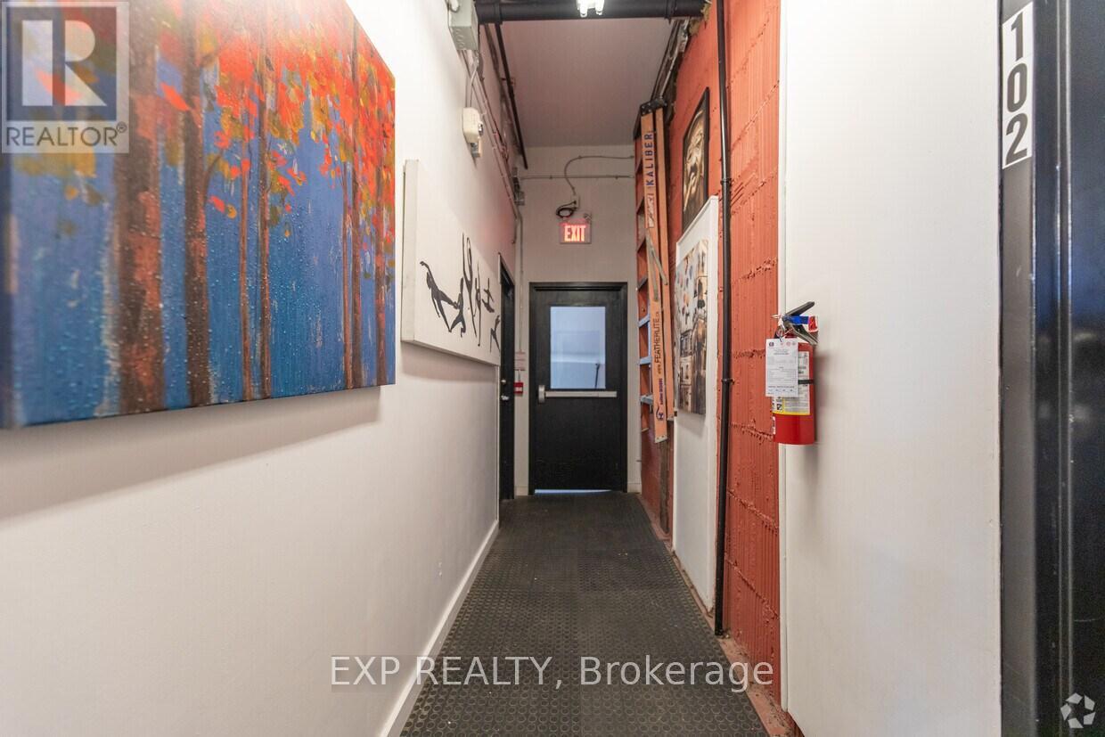 2480 DUNDAS STREET W - 36