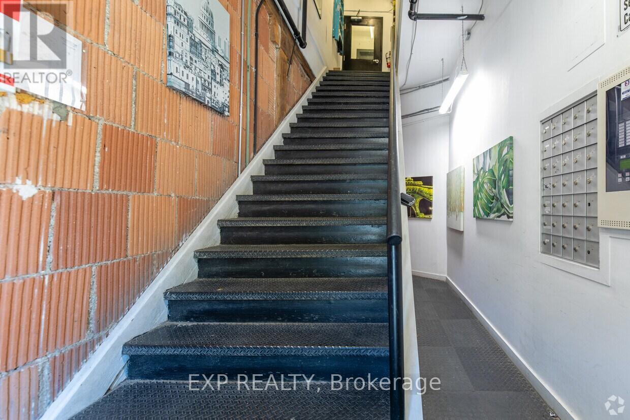 2480 DUNDAS STREET W - 5