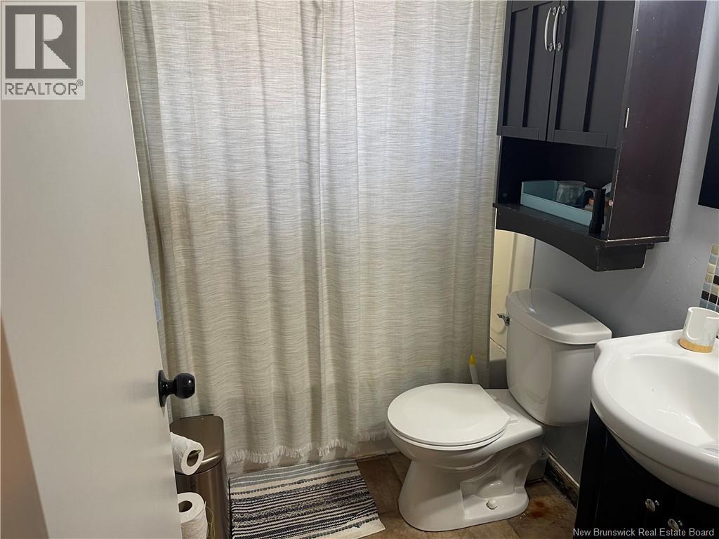 215 Edgett Avenue - 11