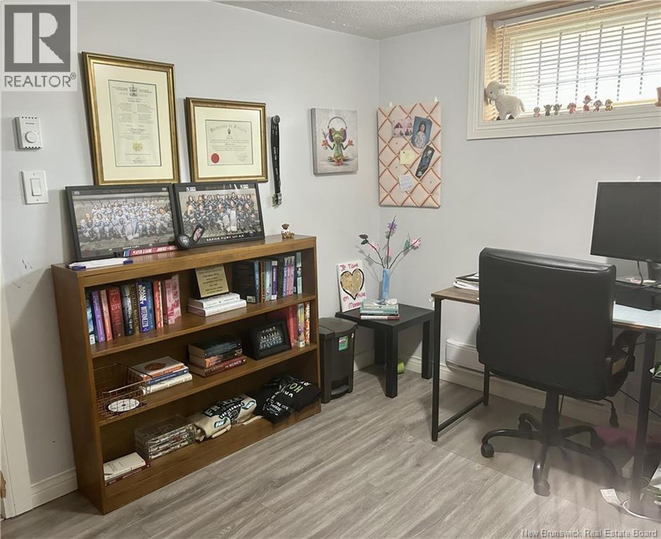 215 Edgett Avenue - 12