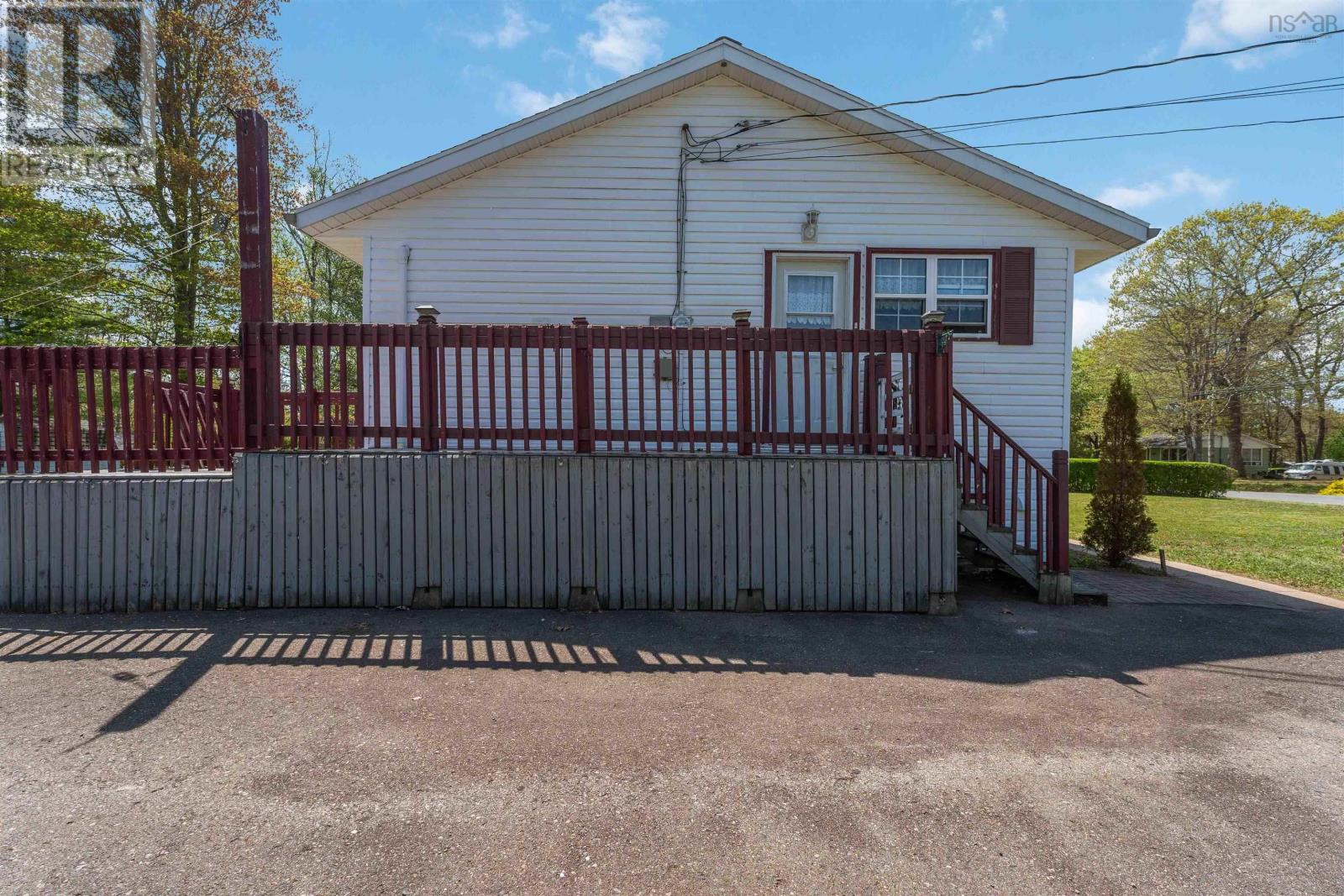 Property 36 of 41 of 864 Carol Street