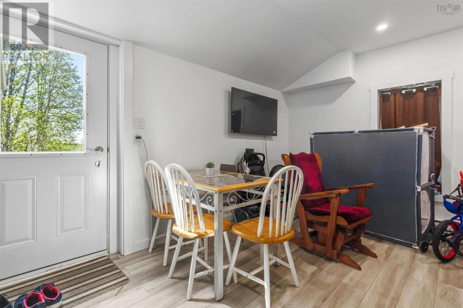 Property 29 of 49 of 42 Cornwall Road