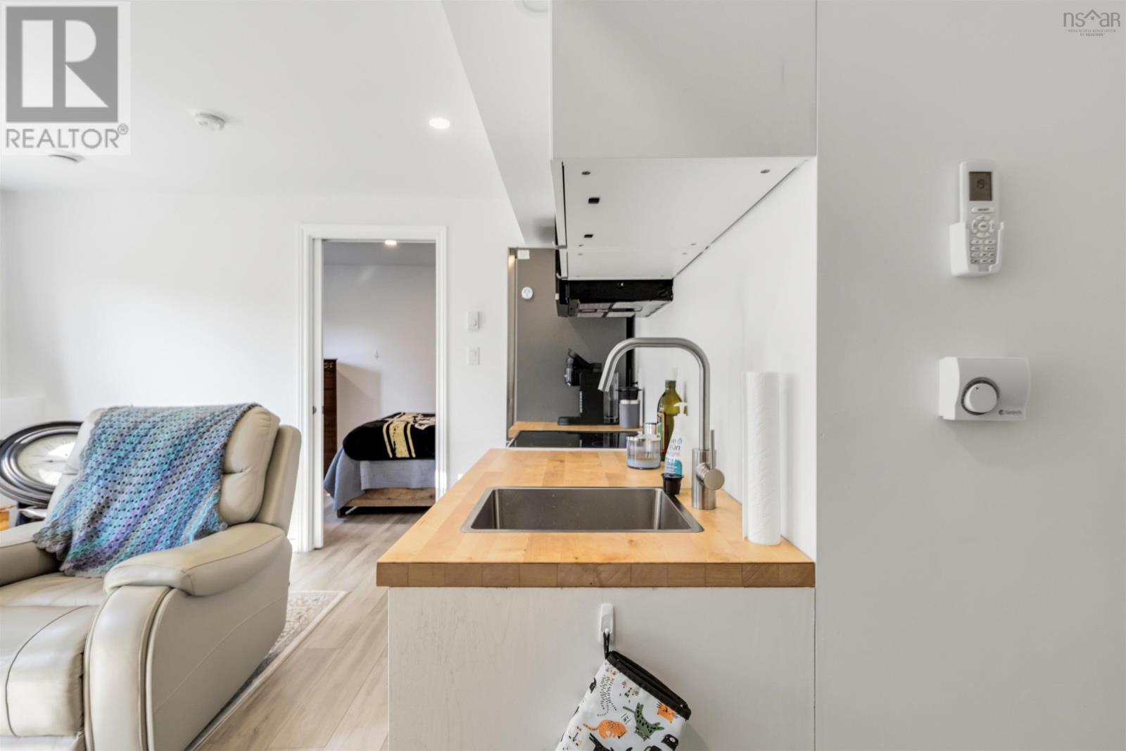 Property 38 of 49 of 42 Cornwall Road