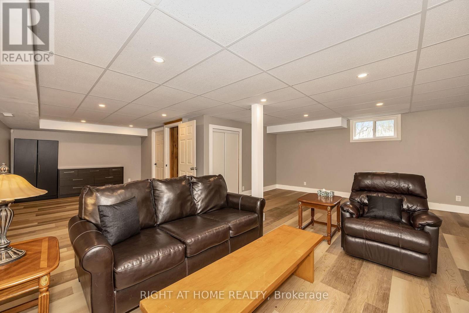 315 FELTON CRESCENT - 22