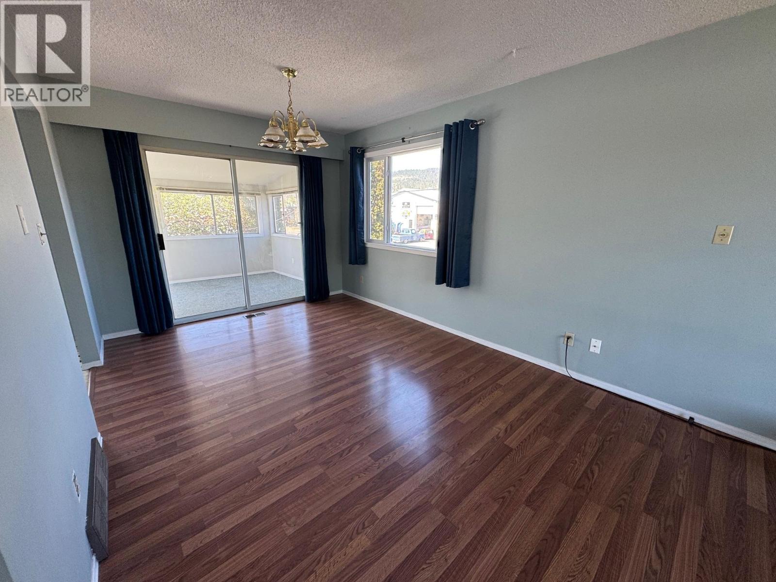 2402 Clapperton Avenue - 9