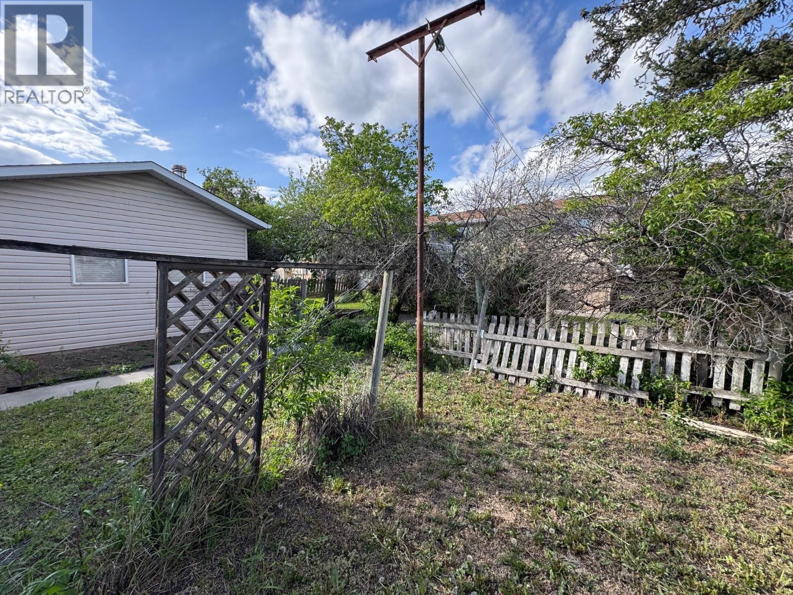 2402 Clapperton Avenue - 26