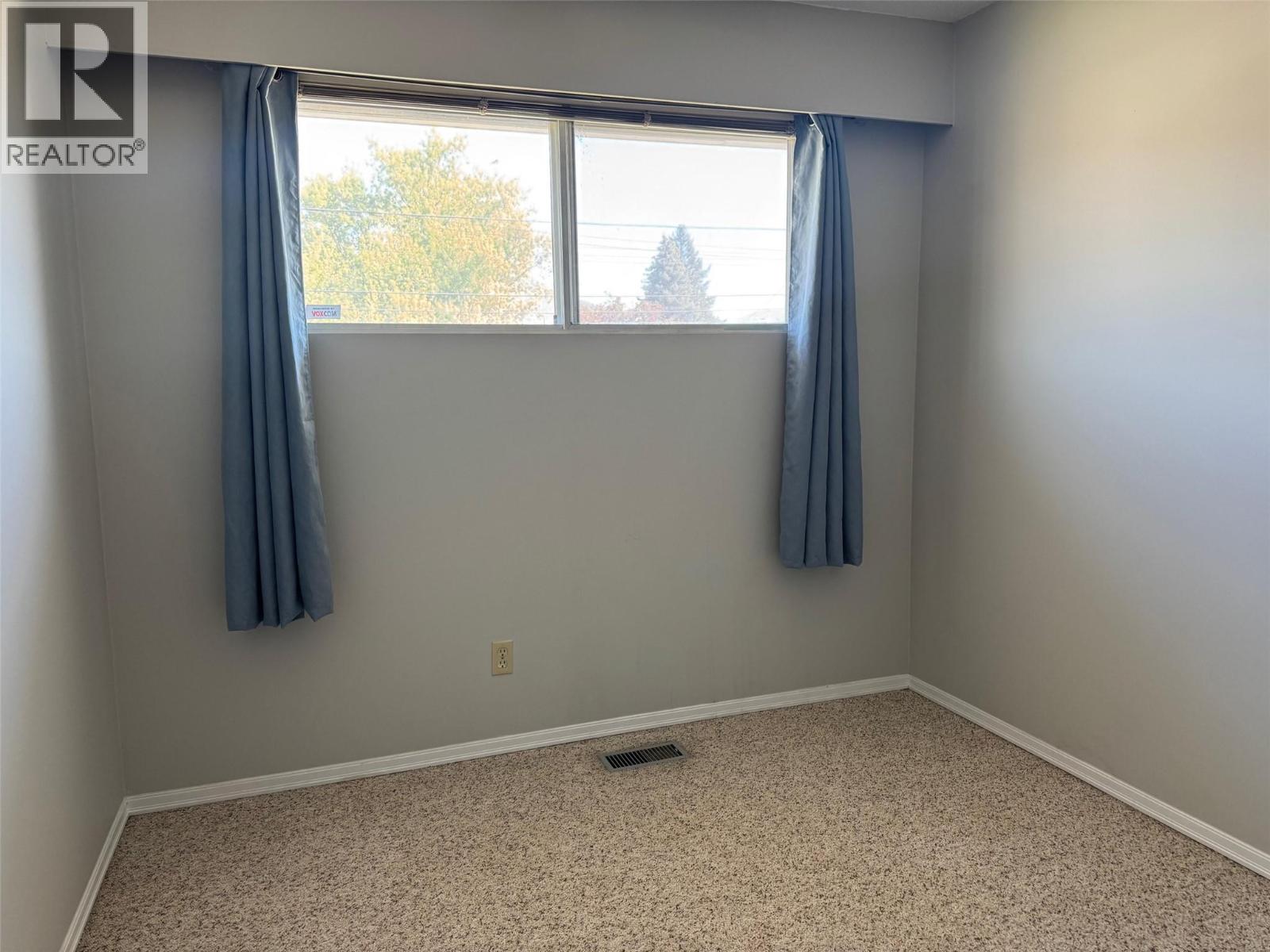 2402 Clapperton Avenue - 14