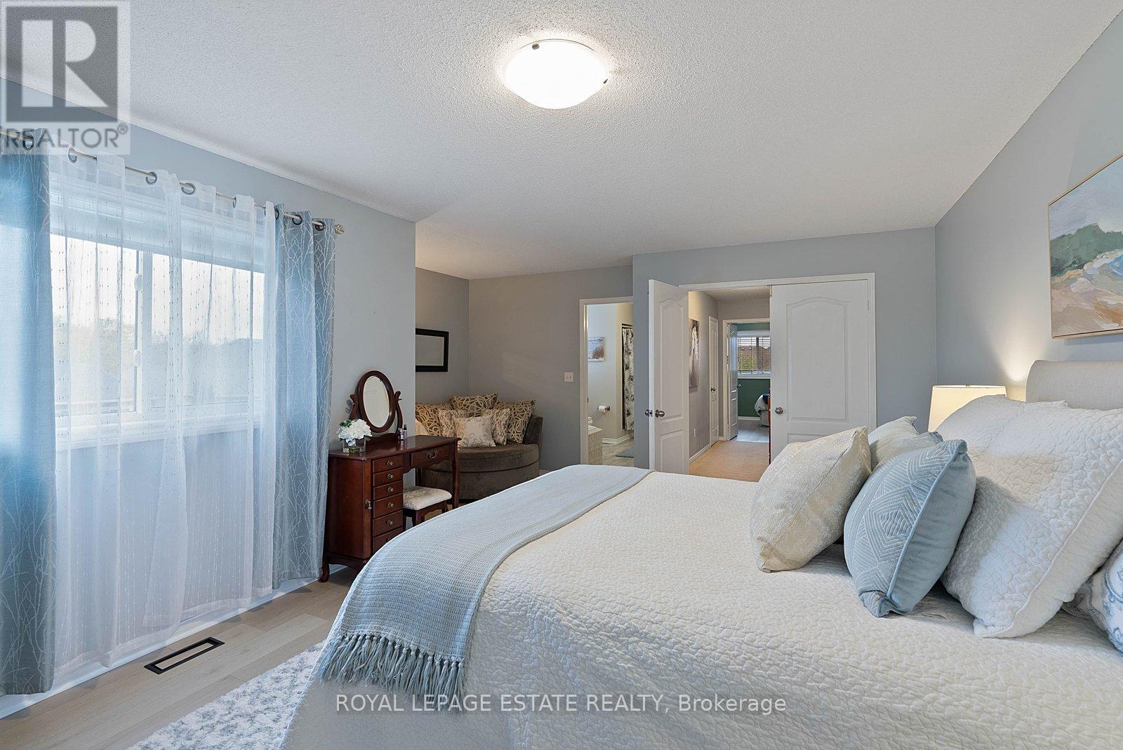 15 MCGREGOR DRIVE - 19