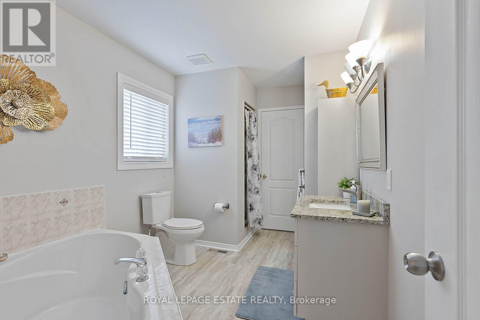 15 MCGREGOR DRIVE - 22