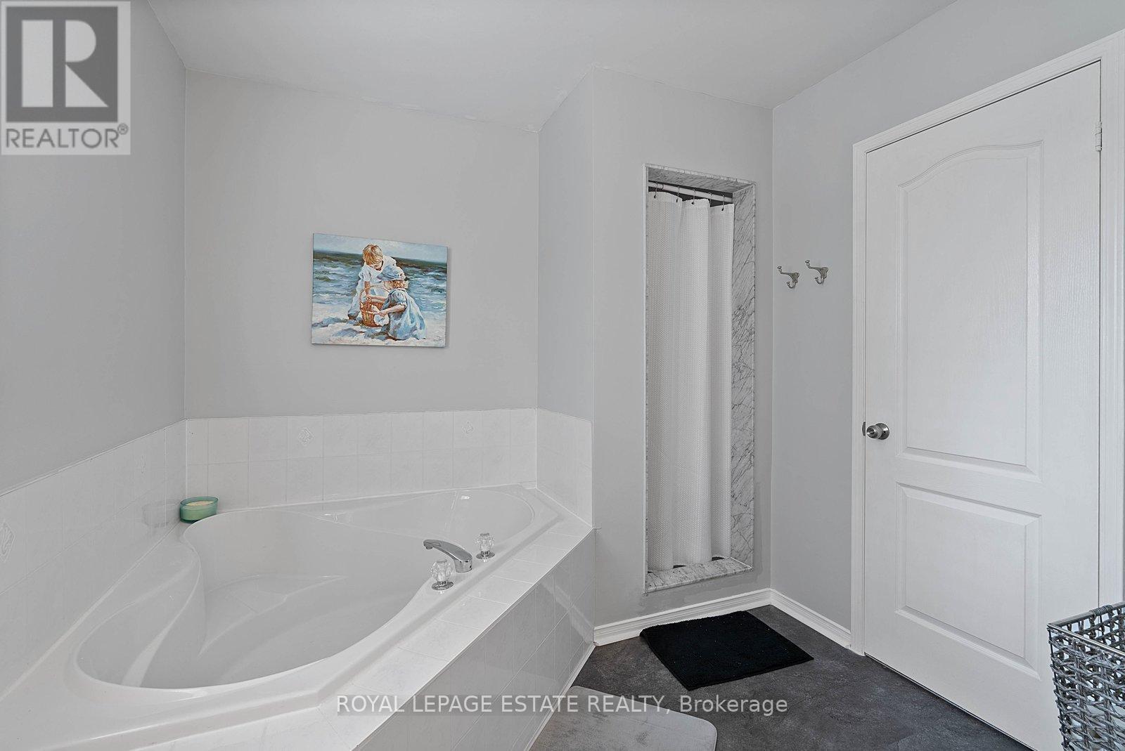 15 MCGREGOR DRIVE - 31