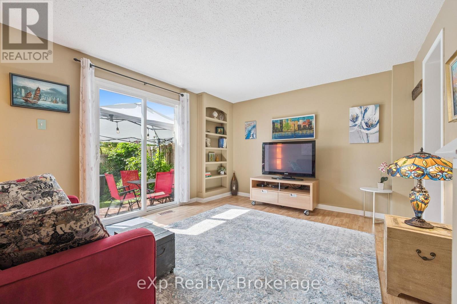 #44 40 SILVERCREEK PARKWAY N - 1