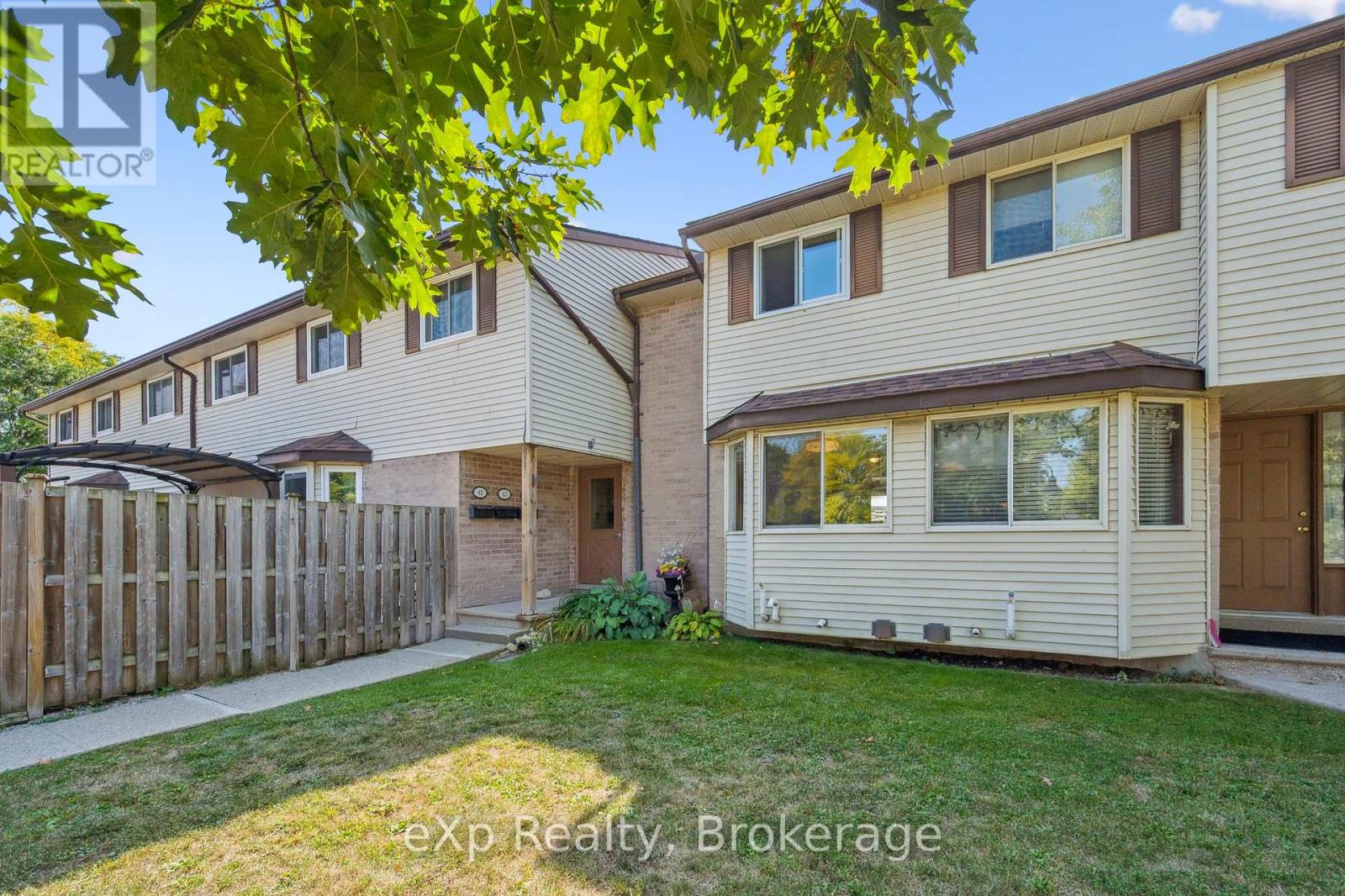 #44 40 SILVERCREEK PARKWAY N - 29